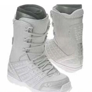 Brand new "Thirty two" snowboarding boots womens 9